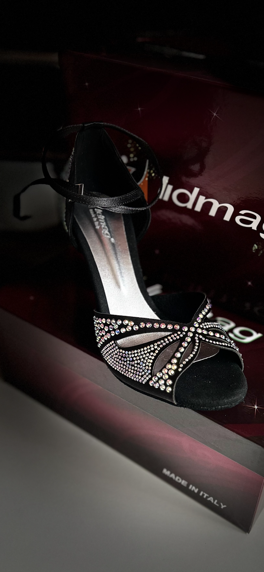 Sandalo nero con Strass